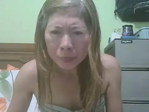Sexyjenny4u from StripChat is Freechat