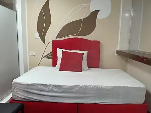 Unleash your urge for fetish cams livestreamers with our pick of steaming hot models, versed in the art of seduction and indulgence.