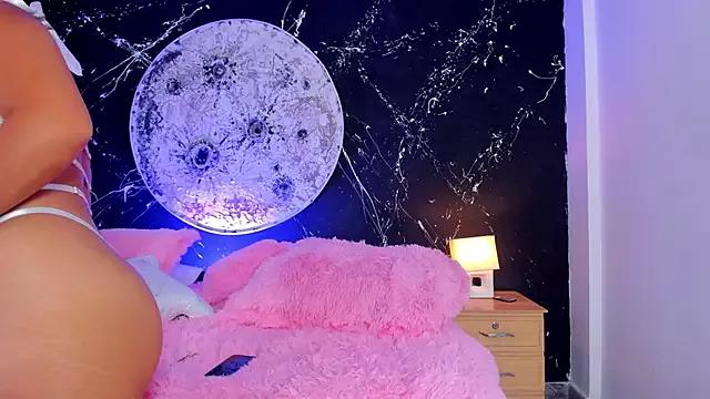 Unleash your urge for fetish cams livestreamers with our pick of steaming hot models, versed in the art of seduction and indulgence.