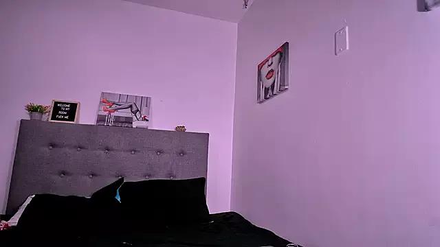 Sharon_Slut from StripChat is Freechat