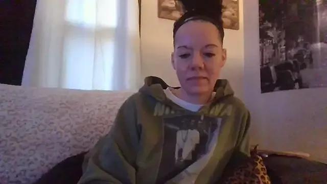 SidneyRaee from StripChat is Freechat