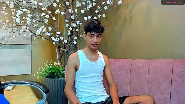 Sir_of_Lust from StripChat is Freechat