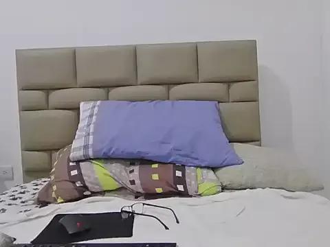 Unleash your urge for fetish cams livestreamers with our pick of steaming hot models, versed in the art of seduction and indulgence.