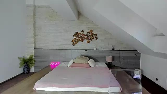 Unleash your urge for fetish cams livestreamers with our pick of steaming hot models, versed in the art of seduction and indulgence.