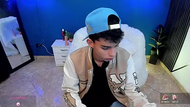 sky_jules from StripChat is Freechat