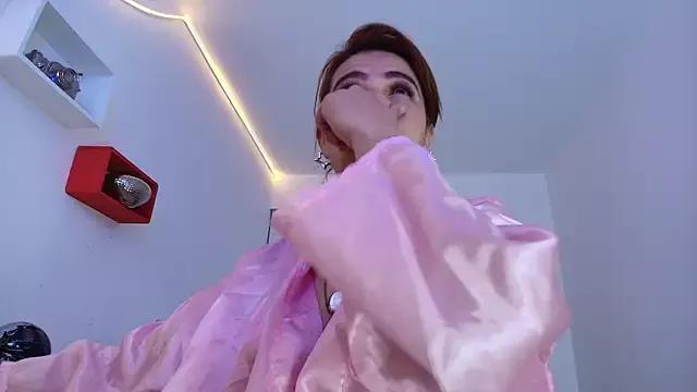 Skylar__Desire from StripChat is Freechat