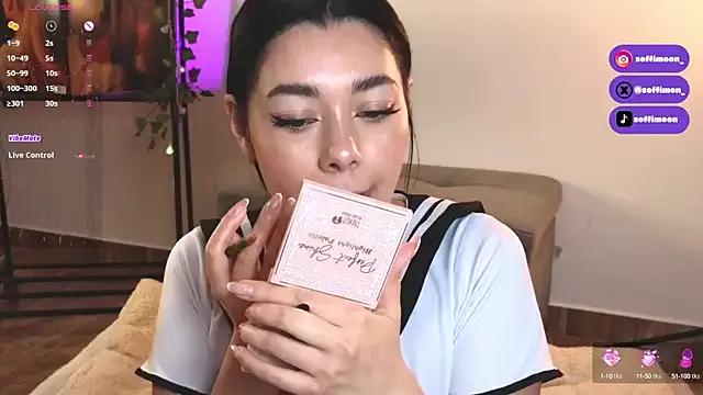 Soffimoon_ from StripChat is Freechat