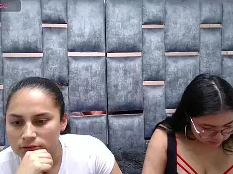 Unleash your urge for fetish cams livestreamers with our pick of steaming hot models, versed in the art of seduction and indulgence.