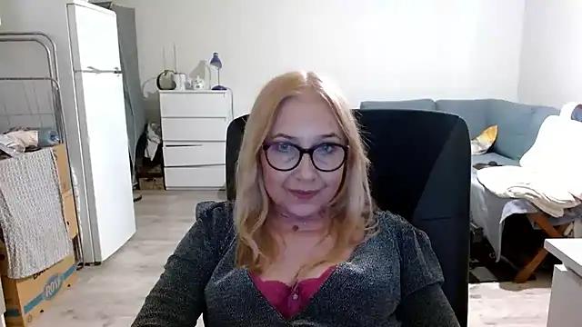 Unleash your urge for fetish cams livestreamers with our pick of steaming hot models, versed in the art of seduction and indulgence.