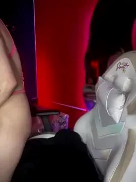 Unleash your urge for fetish cams livestreamers with our pick of steaming hot models, versed in the art of seduction and indulgence.