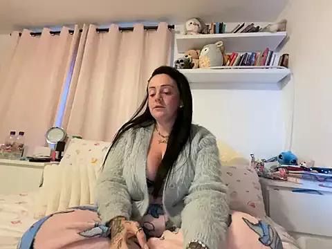 Unleash your urge for fetish cams livestreamers with our pick of steaming hot models, versed in the art of seduction and indulgence.