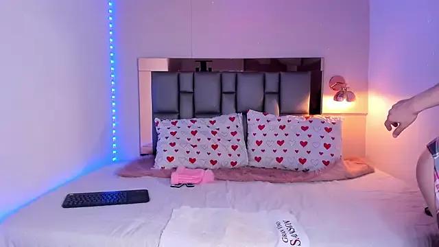 Unleash your urge for fetish cams livestreamers with our pick of steaming hot models, versed in the art of seduction and indulgence.