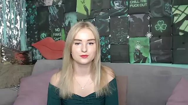 SofySofty from StripChat is Freechat