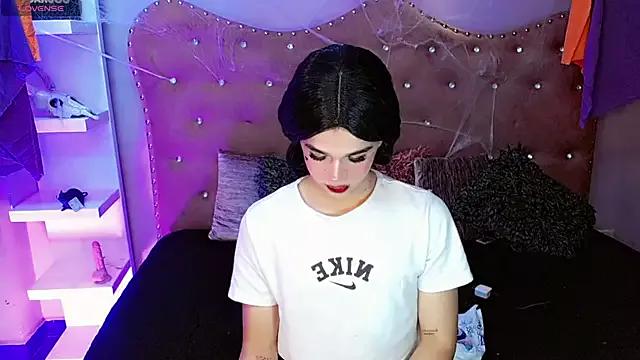 Unleash your urge for fetish cams livestreamers with our pick of steaming hot models, versed in the art of seduction and indulgence.