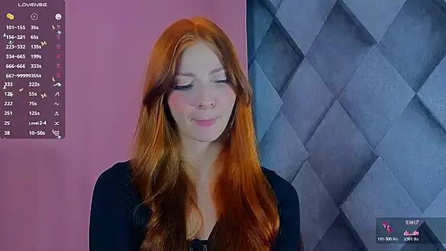 SophieB1aze from StripChat is Freechat