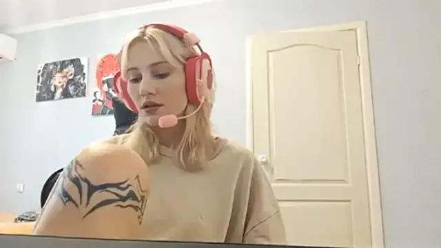 Unleash your urge for fetish cams livestreamers with our pick of steaming hot models, versed in the art of seduction and indulgence.