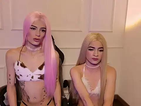 Unleash your urge for fetish cams livestreamers with our pick of steaming hot models, versed in the art of seduction and indulgence.