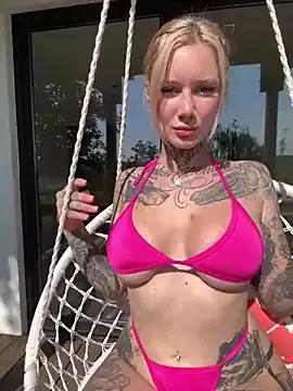 Unleash your urge for fetish cams livestreamers with our pick of steaming hot models, versed in the art of seduction and indulgence.