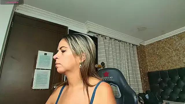Unleash your urge for fetish cams livestreamers with our pick of steaming hot models, versed in the art of seduction and indulgence.