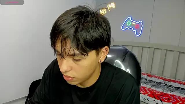 Unleash your urge for fetish cams livestreamers with our pick of steaming hot models, versed in the art of seduction and indulgence.