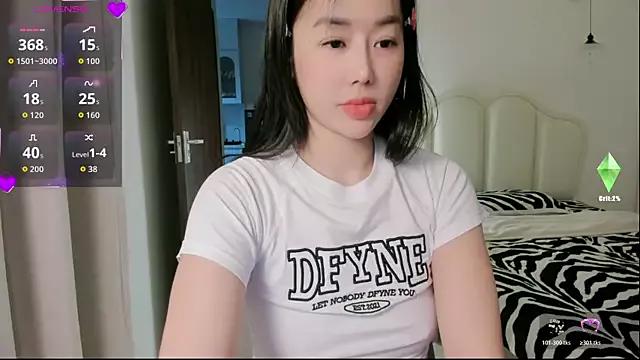 strawberry-ni from StripChat is Freechat