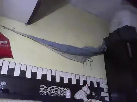 Stubborndesiboy from StripChat is Freechat