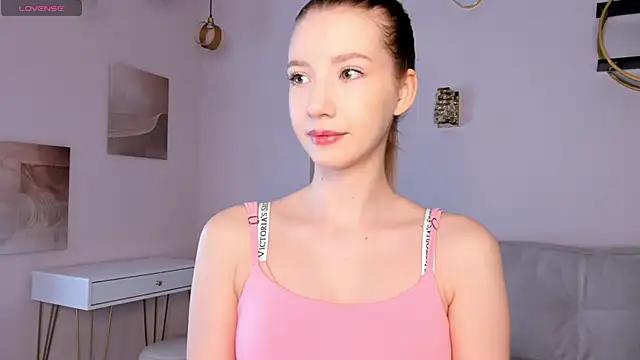 SunnivaCovil from StripChat