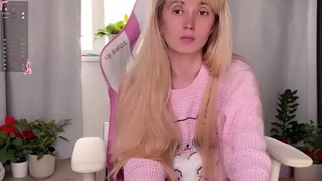 super-peach-stream from StripChat is Freechat