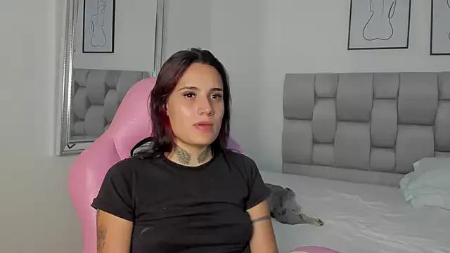 Unleash your urge for fetish cams livestreamers with our pick of steaming hot models, versed in the art of seduction and indulgence.