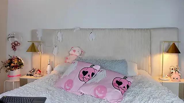 Unleash your urge for fetish cams livestreamers with our pick of steaming hot models, versed in the art of seduction and indulgence.