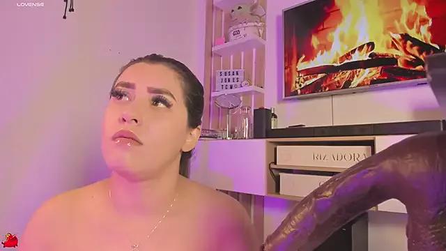 Unleash your urge for fetish cams livestreamers with our pick of steaming hot models, versed in the art of seduction and indulgence.