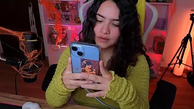 Unleash your urge for fetish cams livestreamers with our pick of steaming hot models, versed in the art of seduction and indulgence.