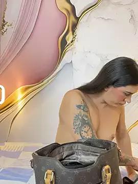 Unleash your urge for fetish cams livestreamers with our pick of steaming hot models, versed in the art of seduction and indulgence.
