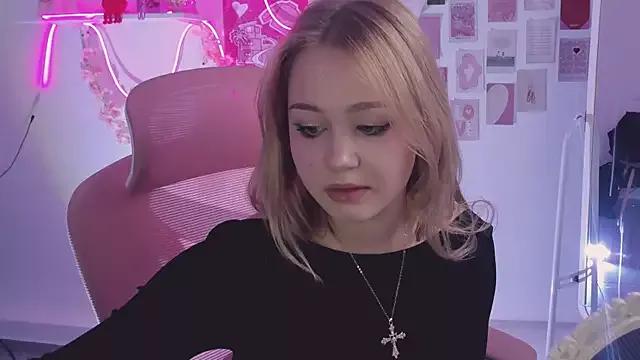 SweetCutie19 from StripChat is Freechat