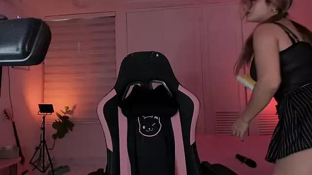 Unleash your urge for fetish cams livestreamers with our pick of steaming hot models, versed in the art of seduction and indulgence.