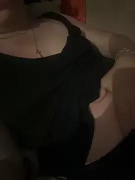 SweetMia36UK from StripChat is Freechat