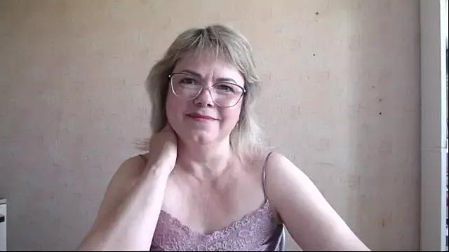 sweetsunset11 from StripChat is Freechat