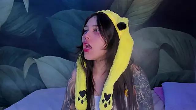 Unleash your urge for fetish cams livestreamers with our pick of steaming hot models, versed in the art of seduction and indulgence.