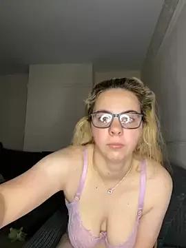 TabbyLovexox from StripChat is Freechat