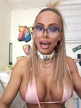 Unleash your urge for fetish cams livestreamers with our pick of steaming hot models, versed in the art of seduction and indulgence.