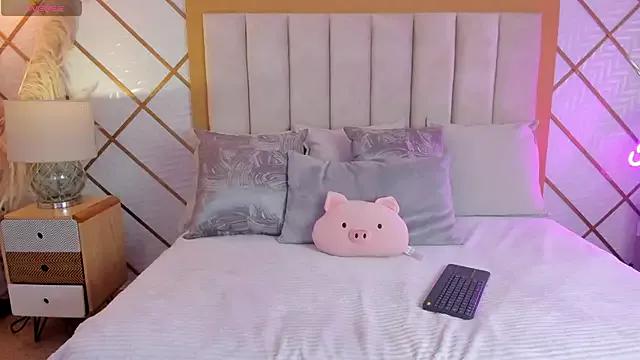 Unleash your urge for fetish cams livestreamers with our pick of steaming hot models, versed in the art of seduction and indulgence.