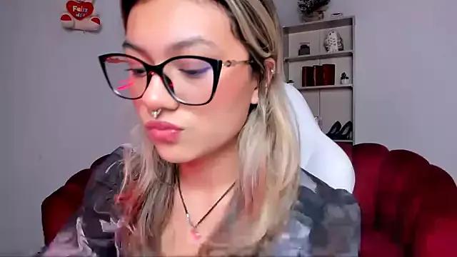 Unleash your urge for fetish cams livestreamers with our pick of steaming hot models, versed in the art of seduction and indulgence.