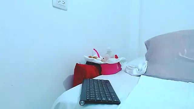TattyHarrisquirtt from StripChat is Freechat