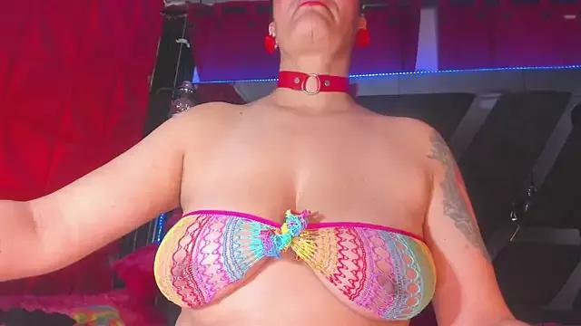 Unleash your urge for fetish cams livestreamers with our pick of steaming hot models, versed in the art of seduction and indulgence.