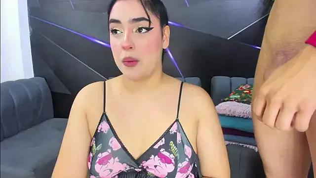 taylor_camhot from StripChat is Freechat