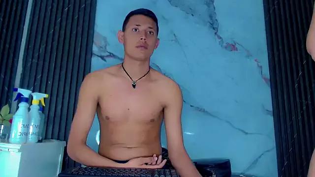 TaylorStrong from StripChat is Freechat