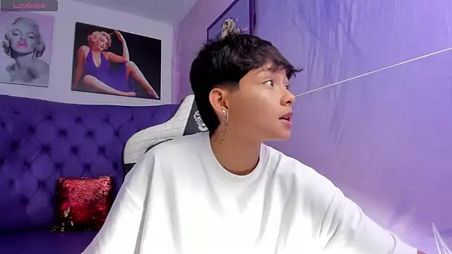 tefi_meow from StripChat is Freechat