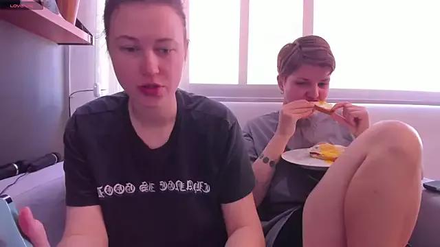 Tenderly_Couple from StripChat is Freechat
