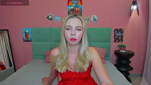 Unleash your urge for fetish cams livestreamers with our pick of steaming hot models, versed in the art of seduction and indulgence.