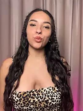 Unleash your urge for fetish cams livestreamers with our pick of steaming hot models, versed in the art of seduction and indulgence.